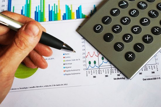 湖南裕能股价回落宁德时代套现1.6亿 业绩复苏现金流失血有息负债超128亿